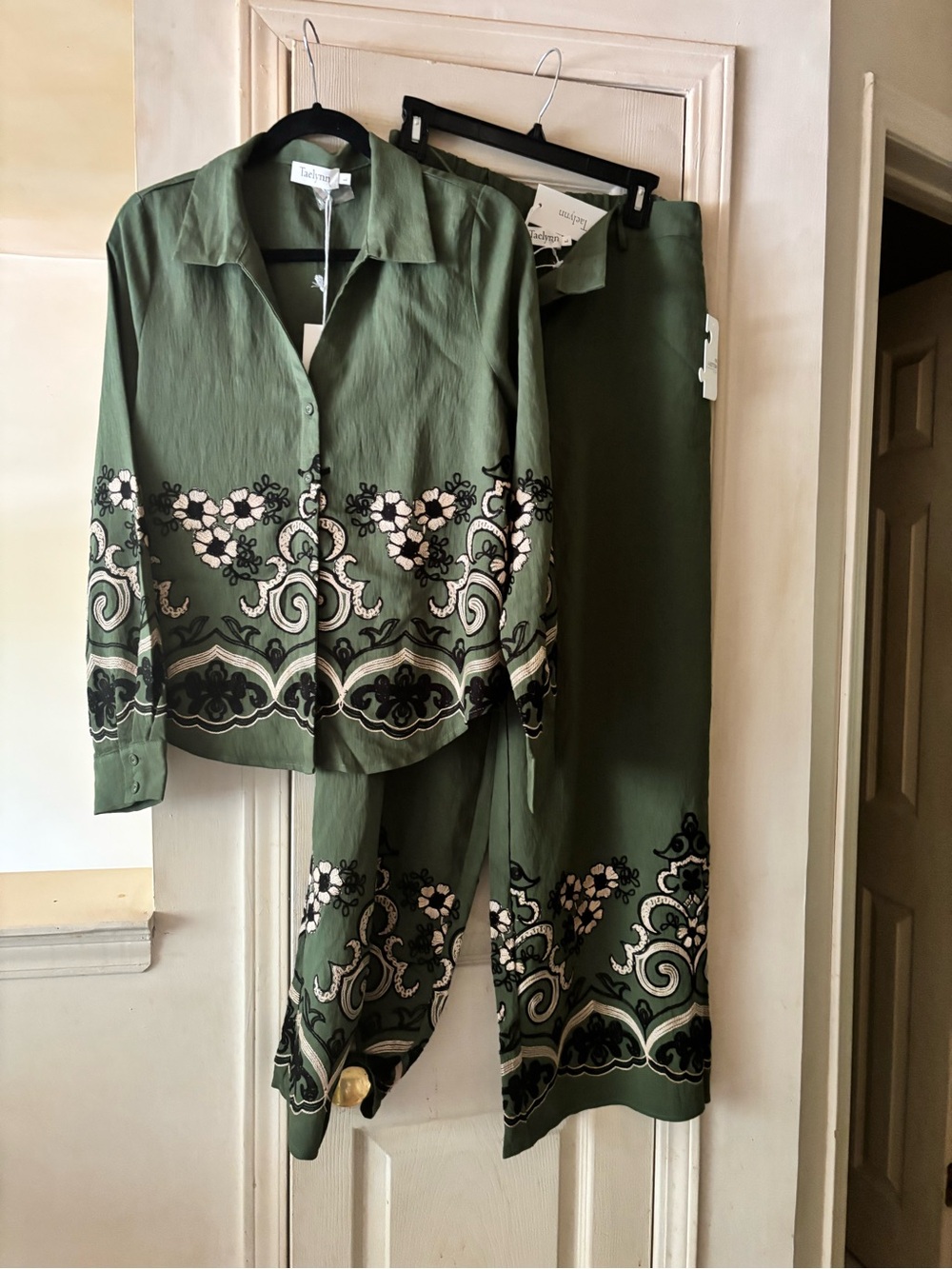Taelynn Green Floral-Print Women’s Pants & Shirt Set